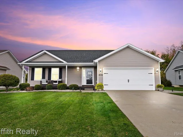 8104 Eagle Ridge Ln, Fowlerville, MI 48836