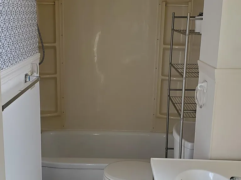 298 Granite St #2F — Photo 16