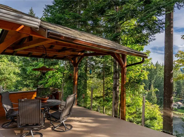 2371 Steelhead Rd, Campbell River, BC V9W 4P4