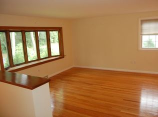 690 Norfolk St, Holliston, MA 01746