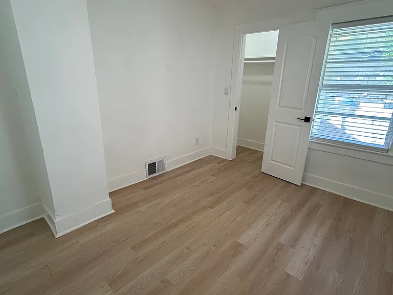 4138 Locust St — Photo 5