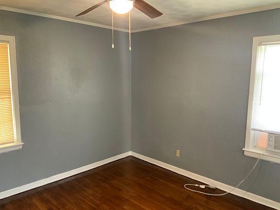 3rd image of 805 Gracewood St