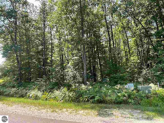 3rd image of Oak Marr Dr
