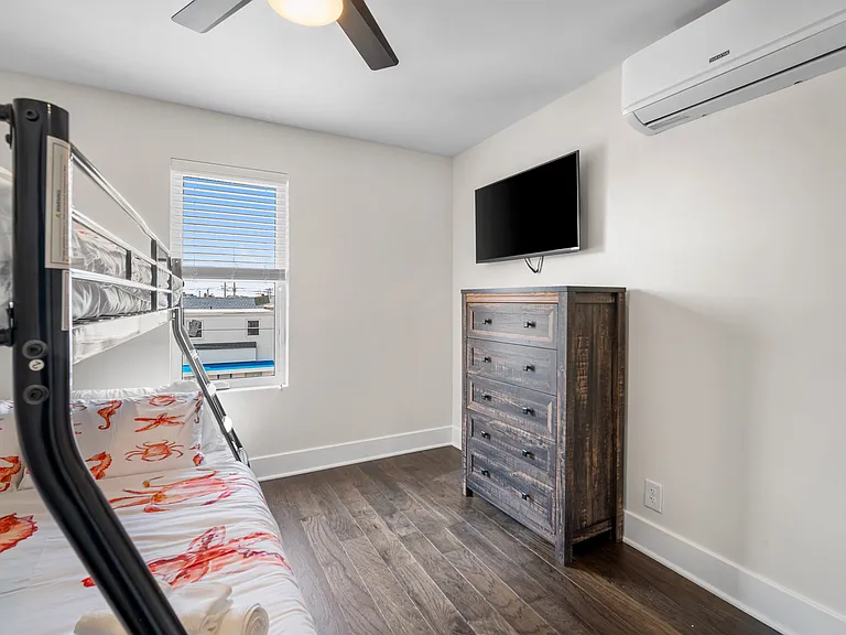 1059 Asbury Ave #2 — Photo 13