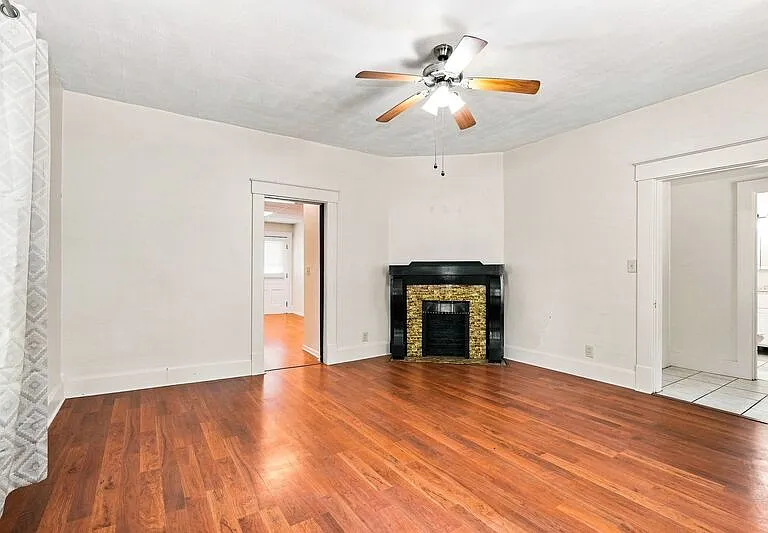 67 1/2 W 4th St #67 — Photo 3