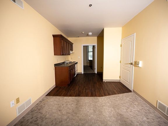 5th image of 320 E Lincoln Ave APT 304
