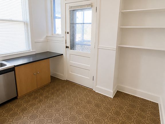 5th image of 838 W Bradley Pl APT 1F