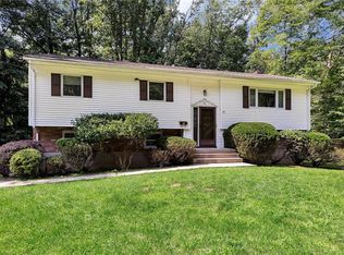 36 Echo Ridge Rd, Airmont, NY 10952