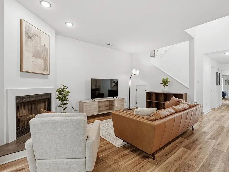 8 Ellsworth Ct — Photo 4