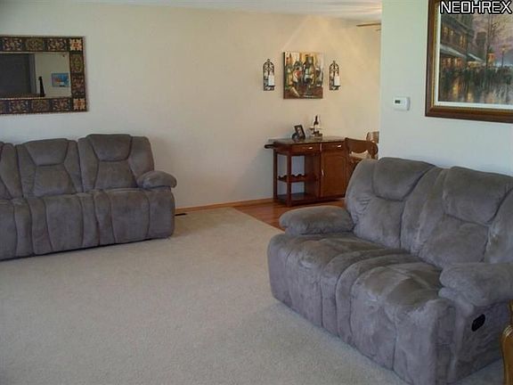3rd image of 174 W Overlook Dr