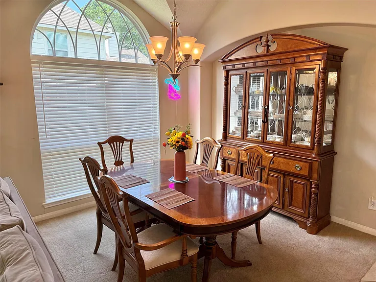 1907 Tavish Ln — Photo 8