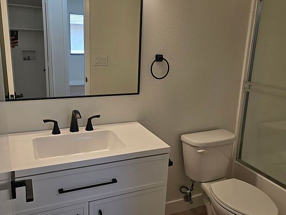 4th image of 581 Holmes Ave