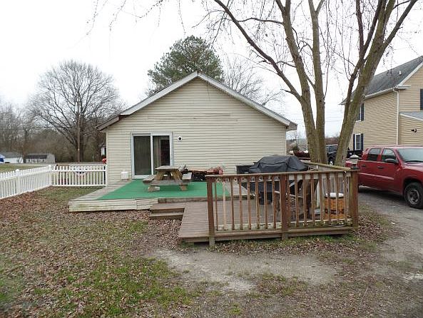 2nd image of 323 Buena Vista Ave