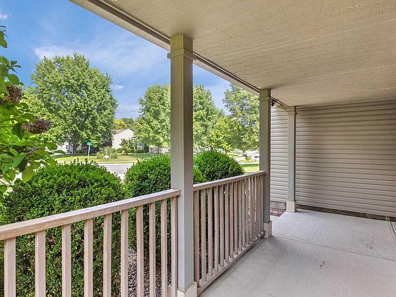 2nd image of 1119 Albemarle Cir