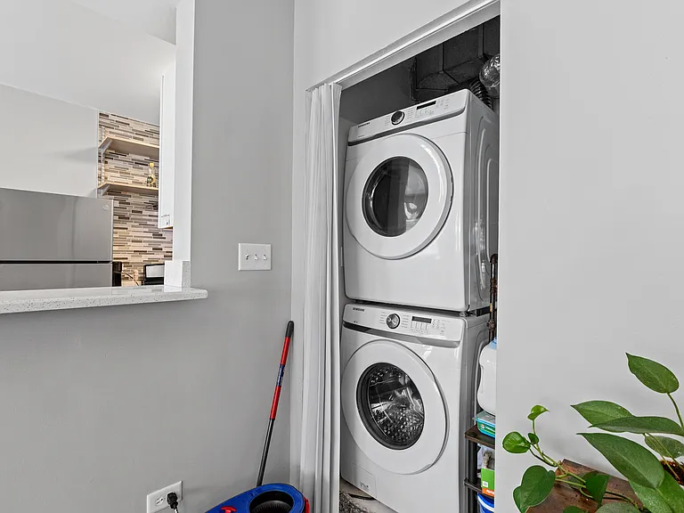 4423 N Lawndale Ave #1A — Photo 9