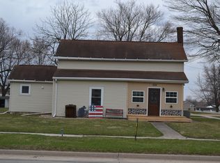 502 E Main St, Wyoming, IA 52362