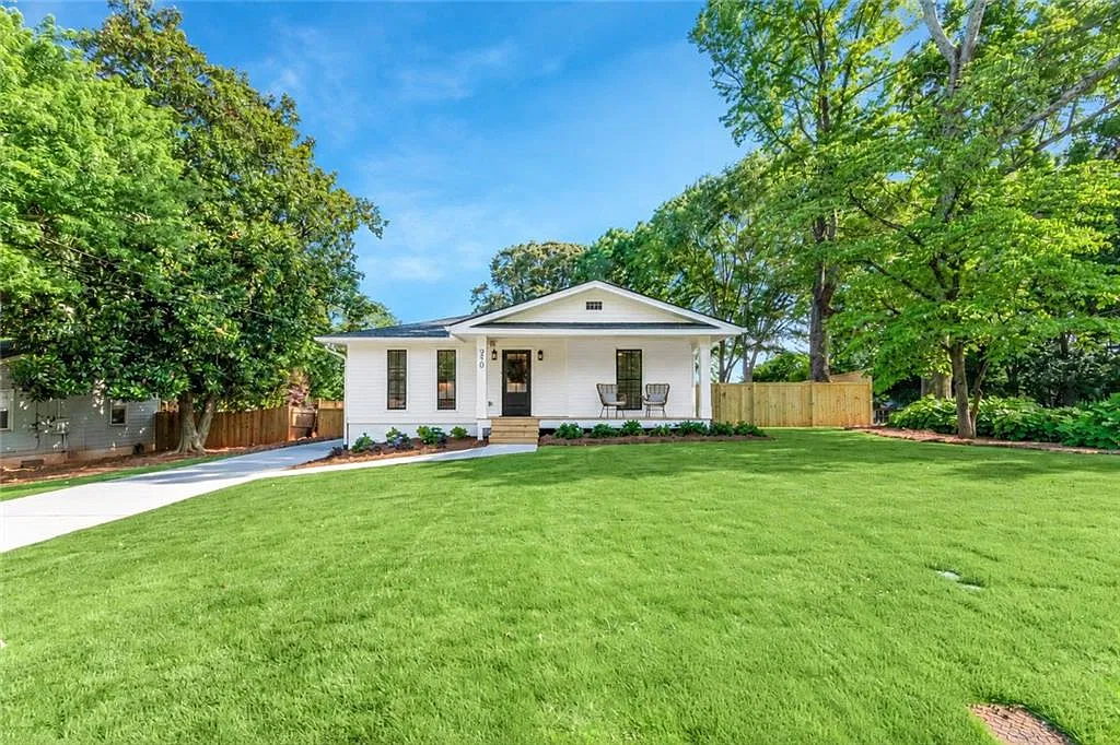 3 bed, 2.5 bath, 1900 sqft, $3,400 — Photo 1