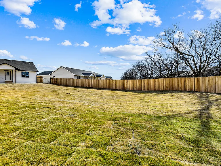 10403 E Conifer St — Photo 14