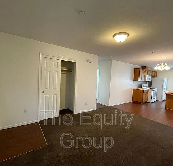 2218 W Lark Ave — Photo 21