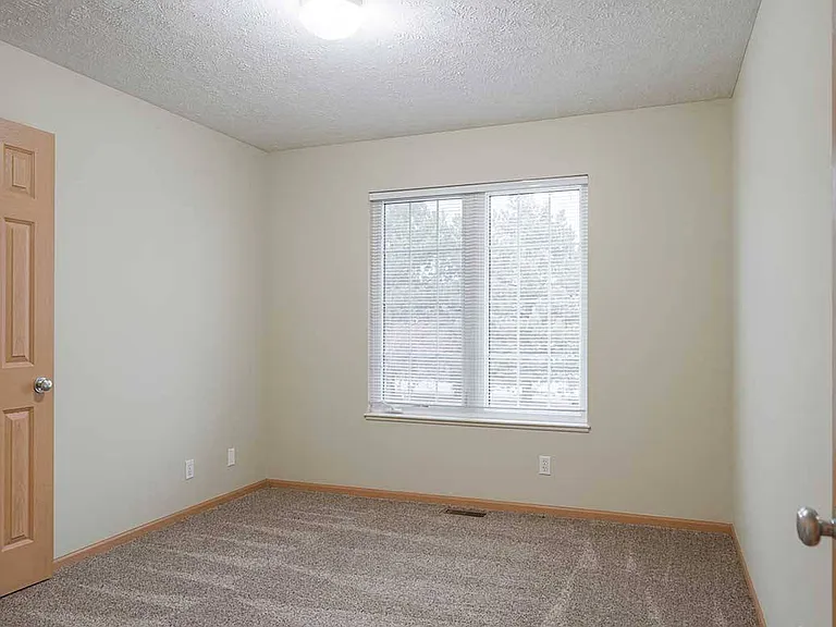 Cascade Pines Duplexes — Photo 112