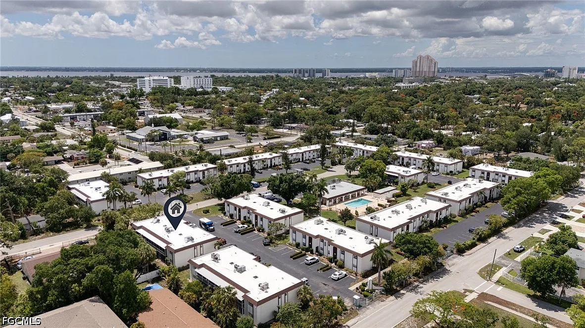 2 bed, 2.0 bath, 1030 sqft, $1,500 — Photo 2