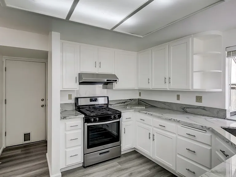 34921 Shadowwood Dr — Photo 18