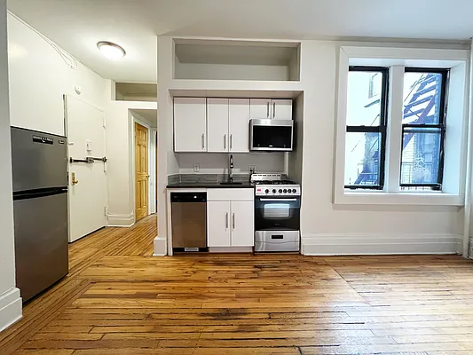 Rented by Bohemia Realty Group | media 3
