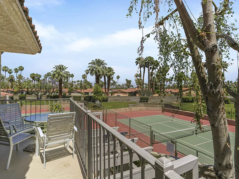 E Mesquite Ave — Photo 33