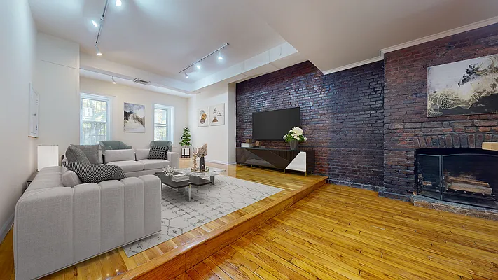 Rented by Bond New York | media 1