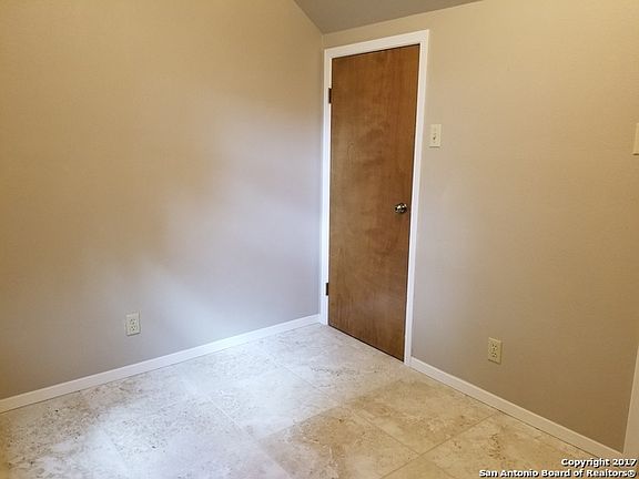 5th image of 1106 Olive St