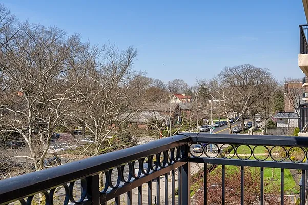 Sold by Shares of New York Marketing LLC | media 9