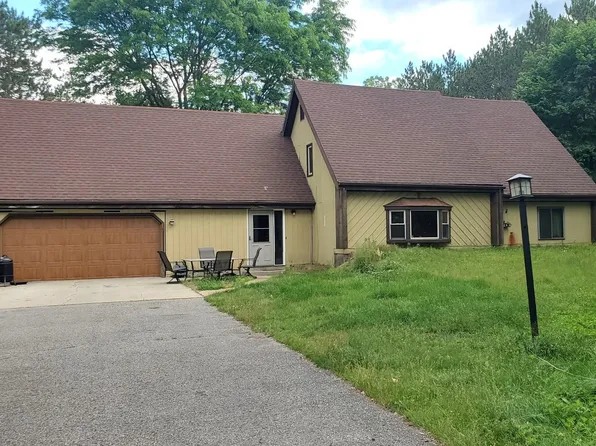 2704 W Deerfield Rd, Mount Pleasant, MI 48858