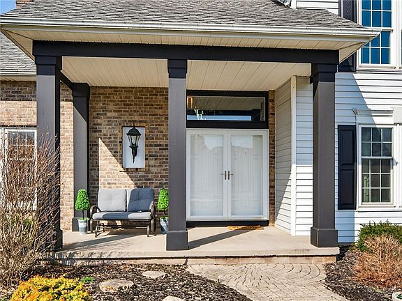 4th image of 246 White Rabbit Trl