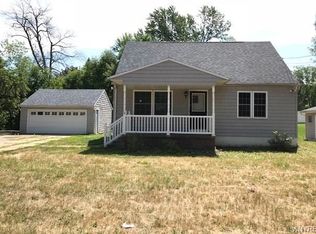 33 Hennepin Rd, Amherst, NY 14228