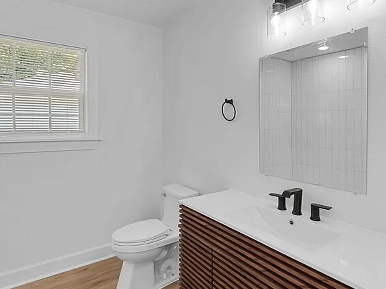 2525 Cole Ave — Photo 17