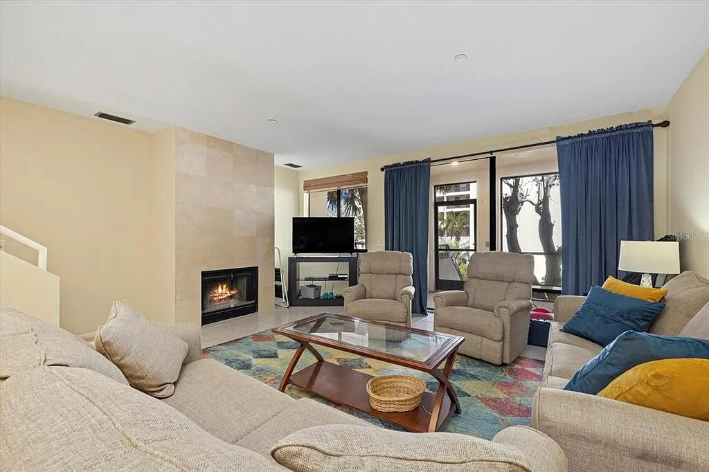2 bed, 2.5 bath, 1590 sqft, $3,500 — Photo 4