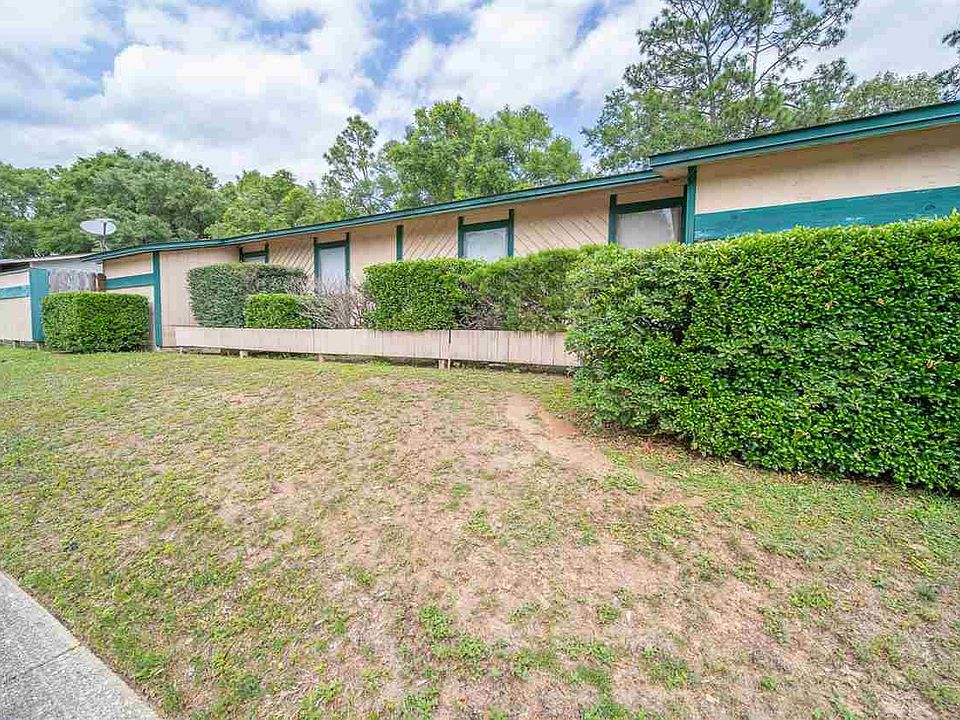 1st image of 8410 Country Walk Dr