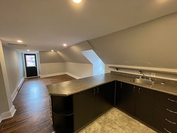 5th image of 387 Daly Ave #3