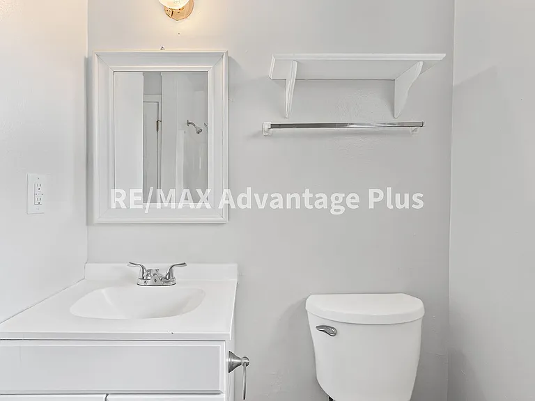 200 Gross St — Photo 17