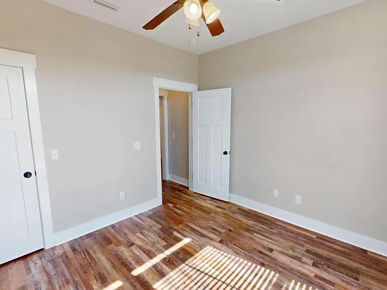 1006 Legacy Dr — Photo 23