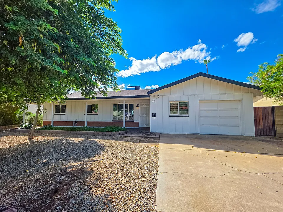 21 E Alameda Dr