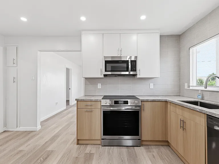 15548 Usher St #1 — Photo 7