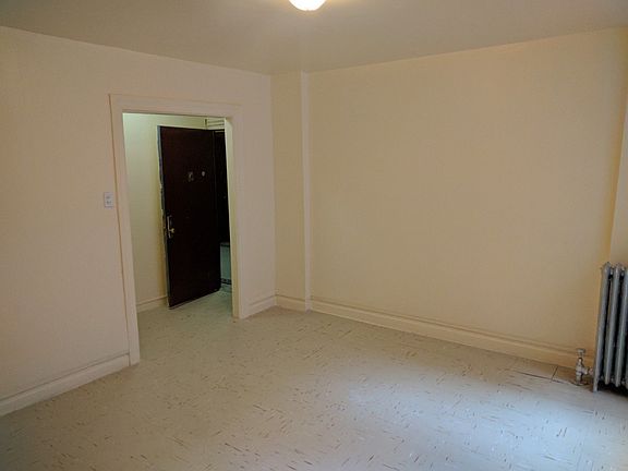 3rd image of 1513 Taylor Ave APT 6