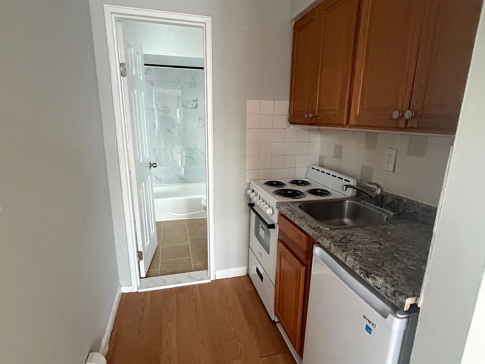 2nd image of 231 69th St #7