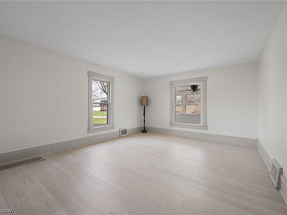 5th image of 2840 Bailey St NW