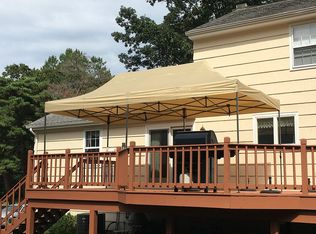 11 Fawn Meadow Dr, Trumbull, CT 06611