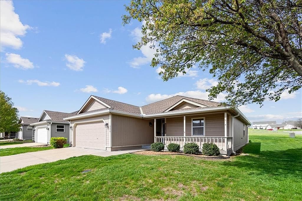 518 S Saturn Dr, Raymore, MO 64083 Zillow