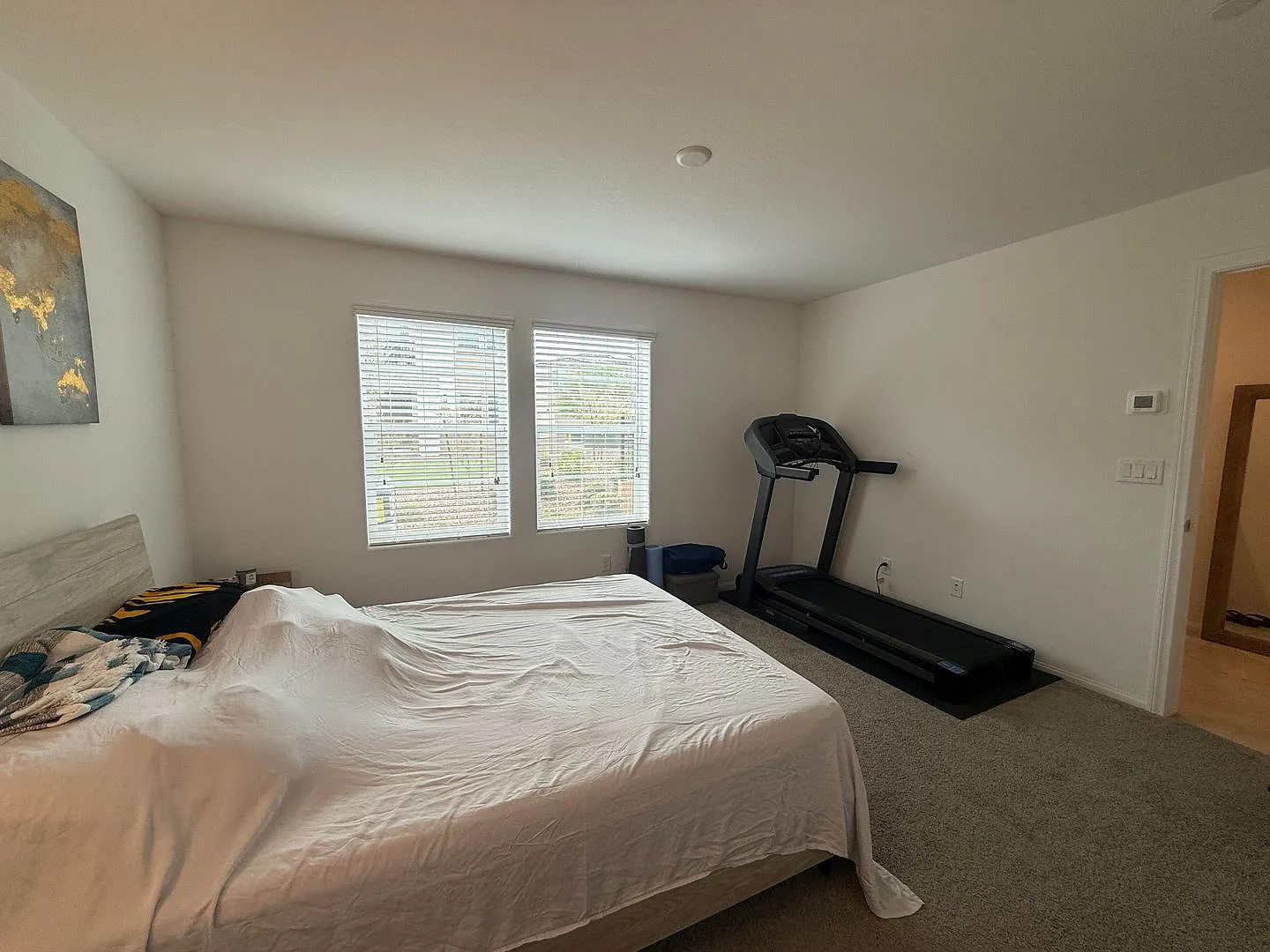 Exceptional Two Level 3 bedroom Furnished or Non-Furnished Rental — Photo 4
