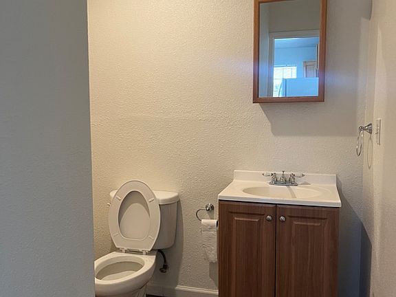 Full Bathroom #1
