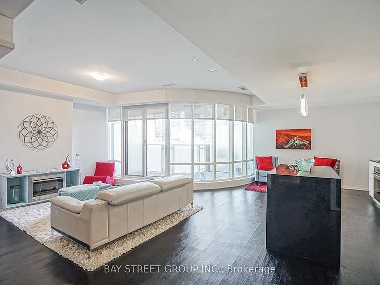 1 Bloor St E #505 — Photo 4